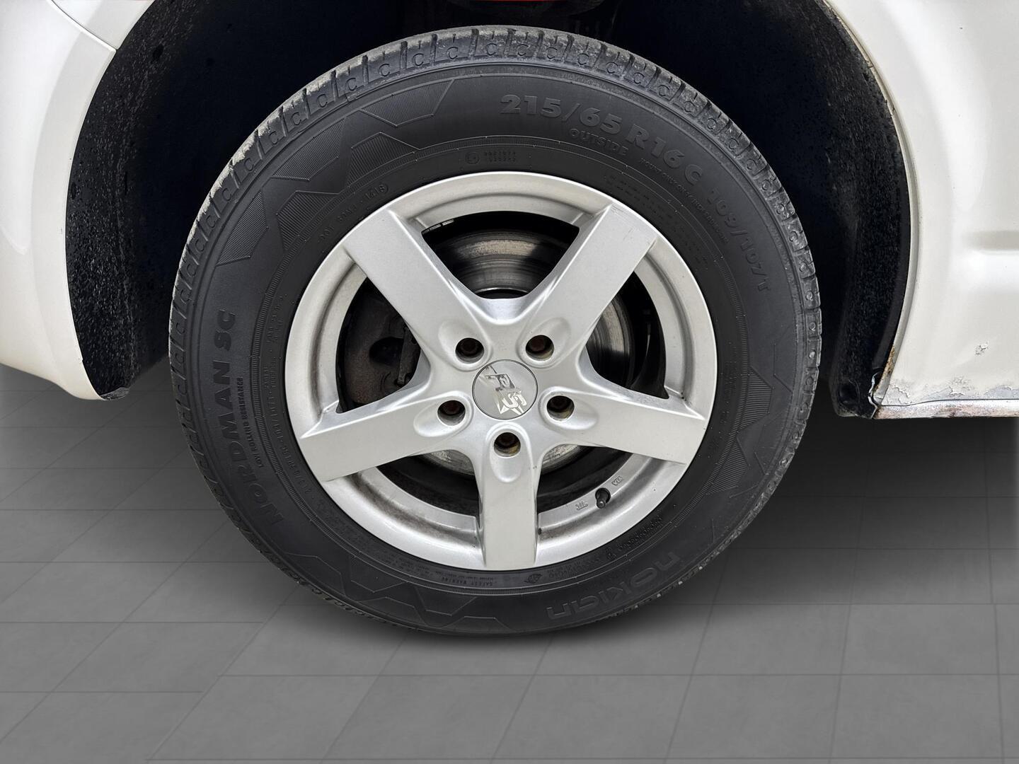 VOLKSWAGEN Caravelle 2012