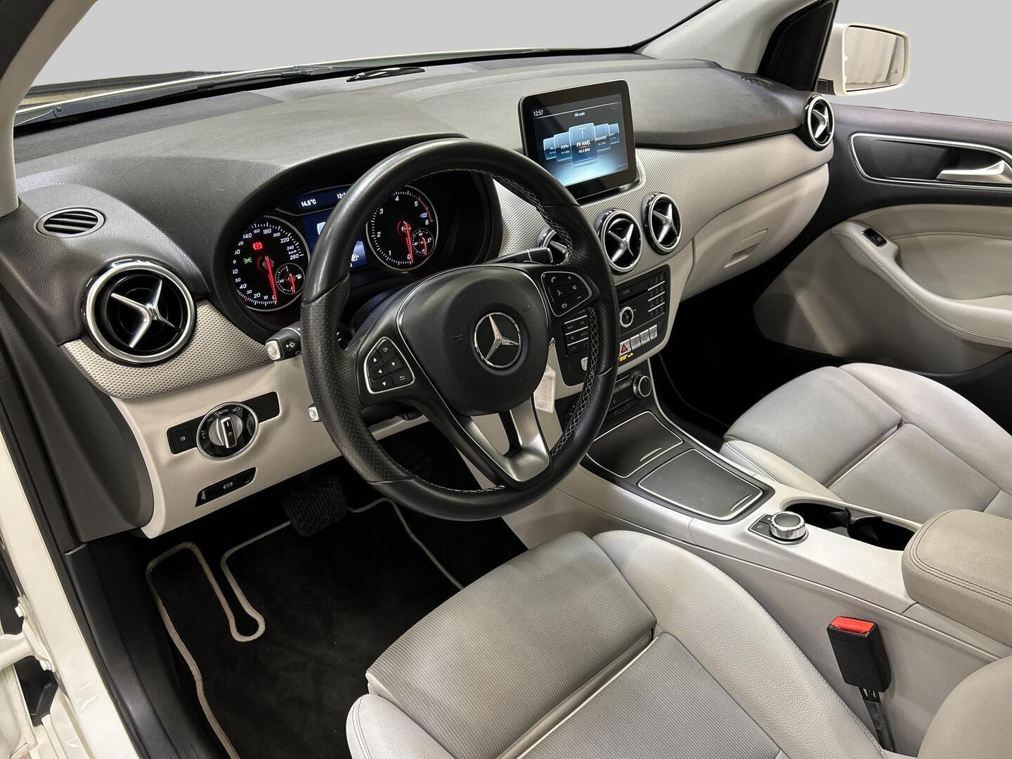 MERCEDES-BENZ B 2016