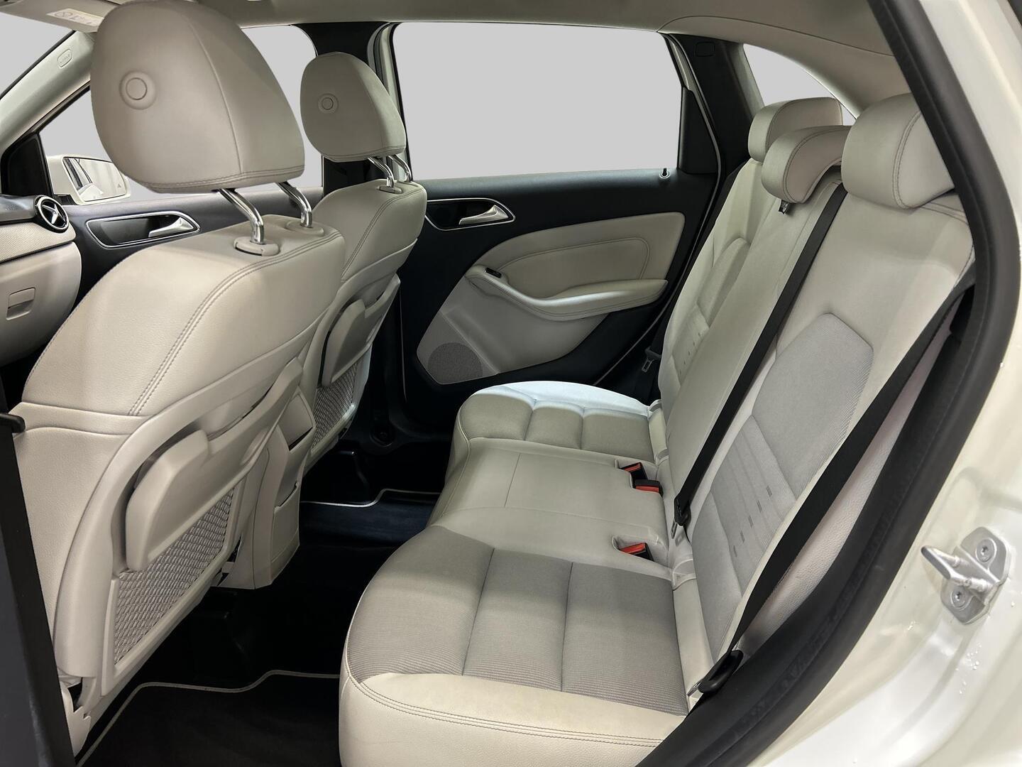 MERCEDES-BENZ B 2016