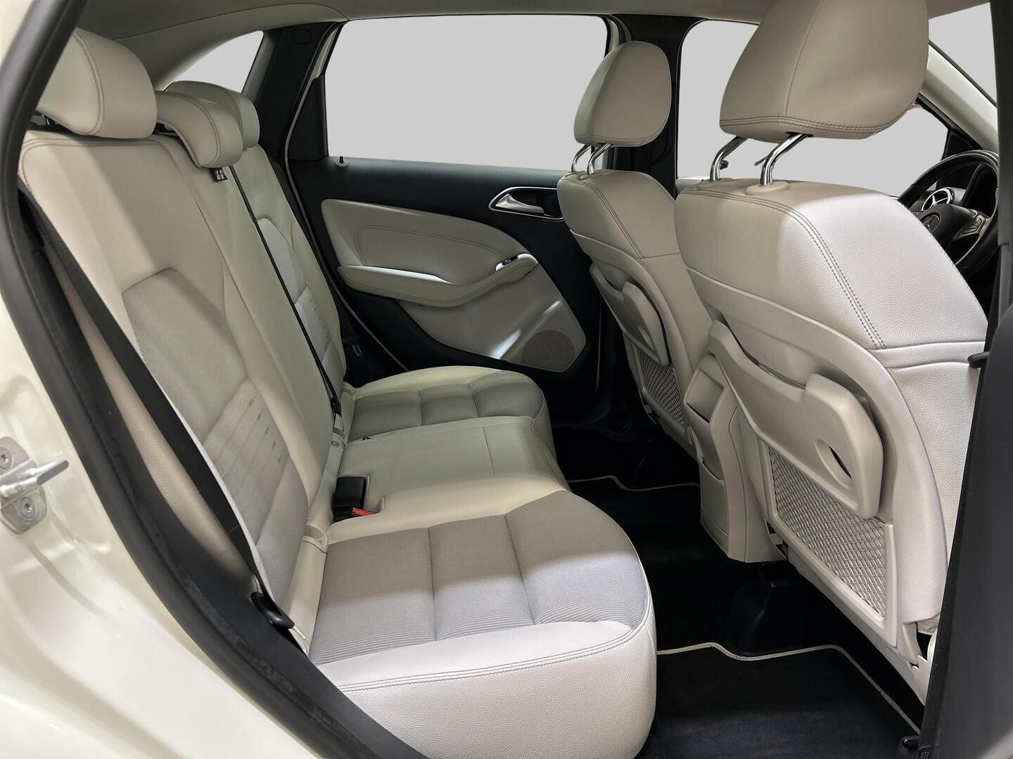 MERCEDES-BENZ B 2016