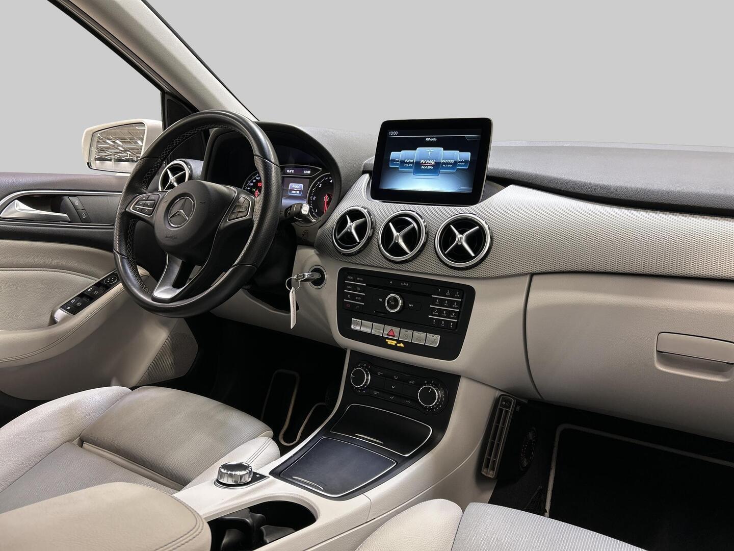 MERCEDES-BENZ B 2016