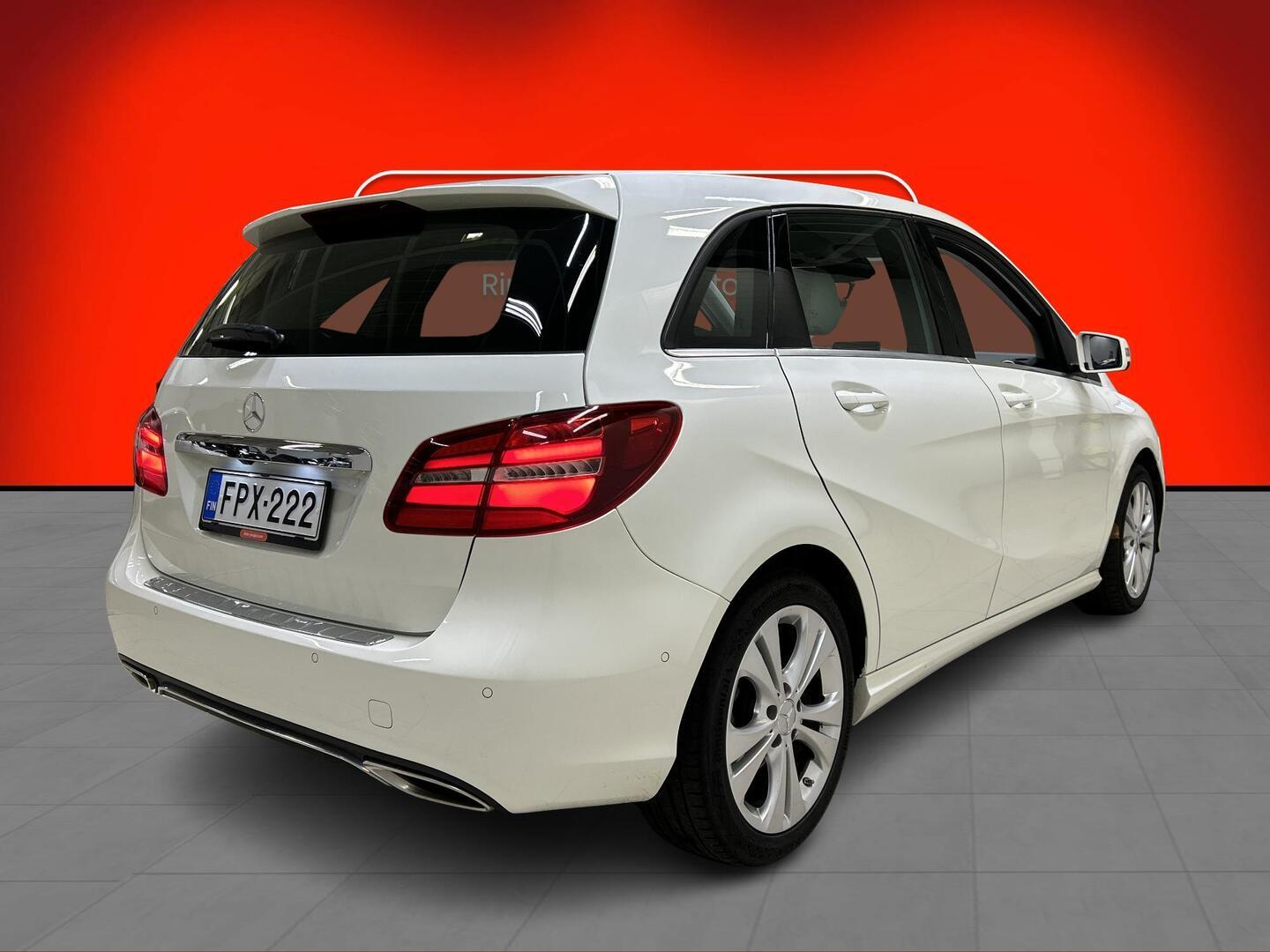 MERCEDES-BENZ B 2016