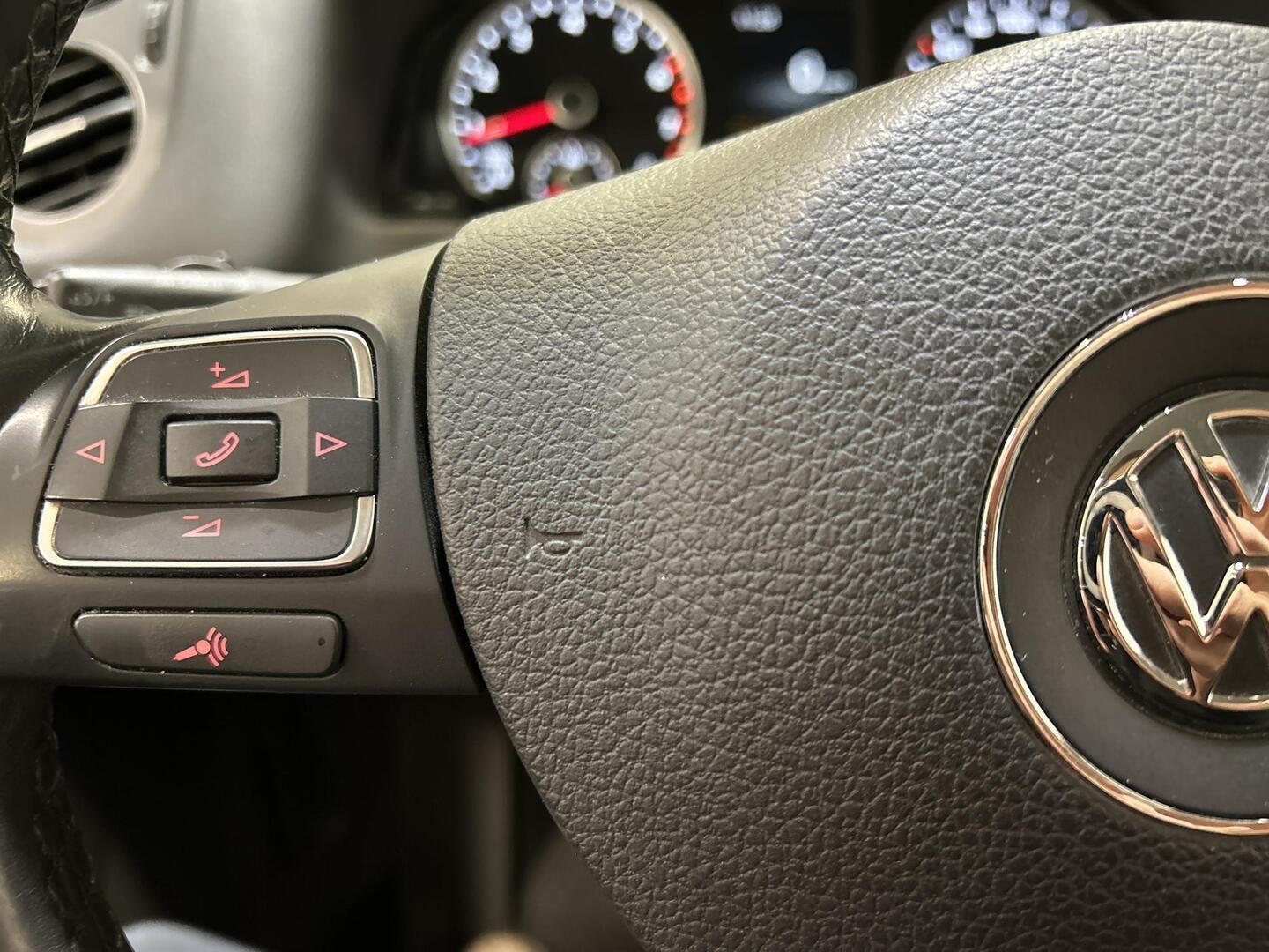 VOLKSWAGEN Tiguan 2015