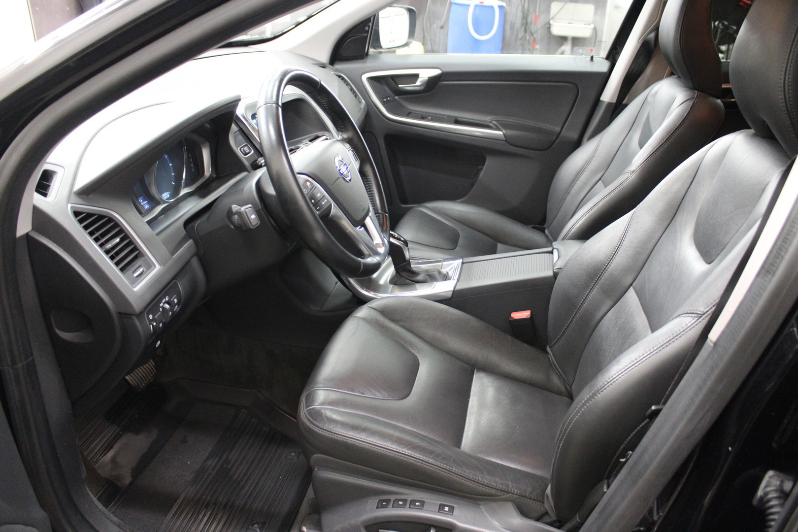 VOLVO XC60 2016