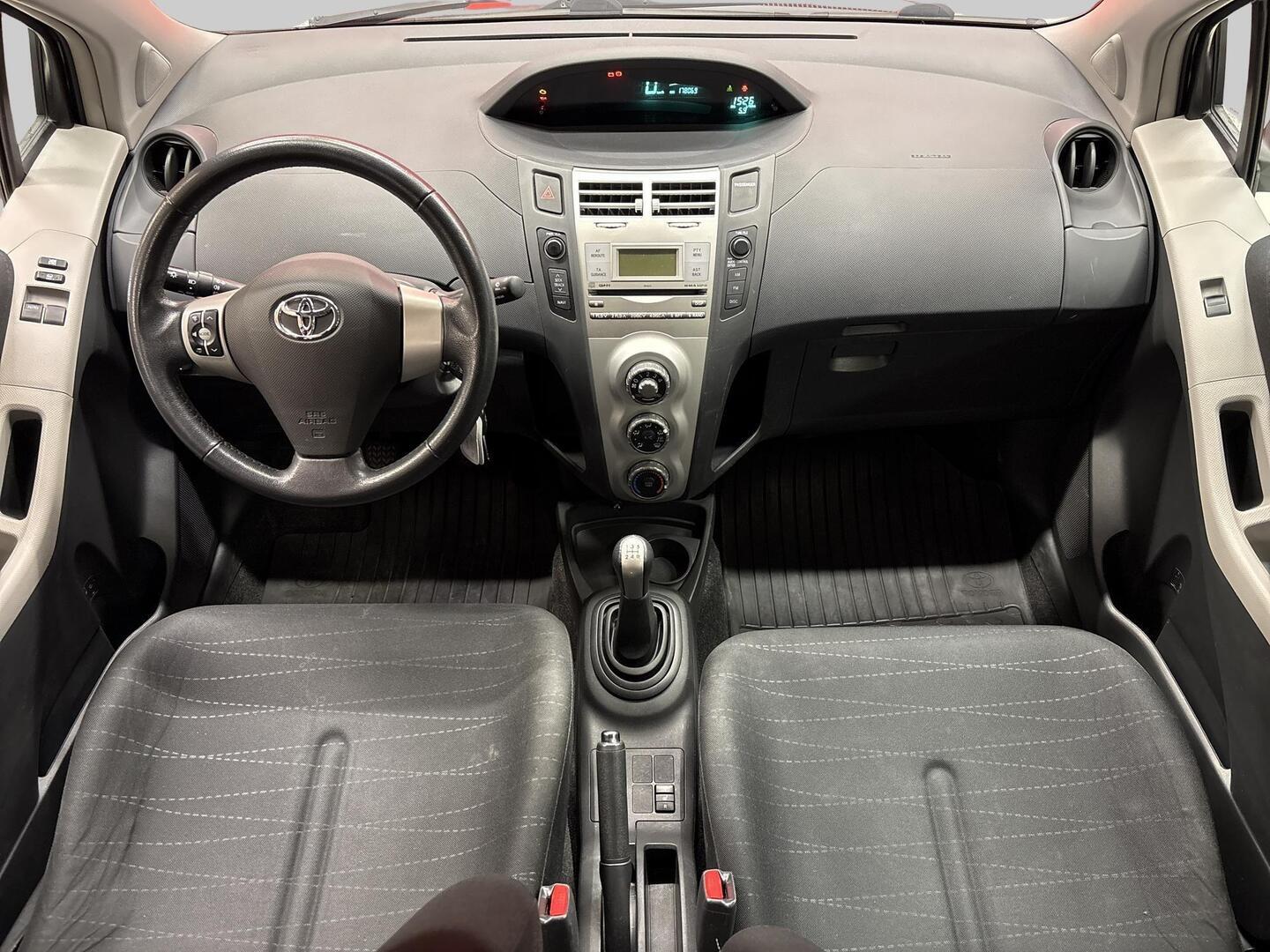 TOYOTA Yaris 2008