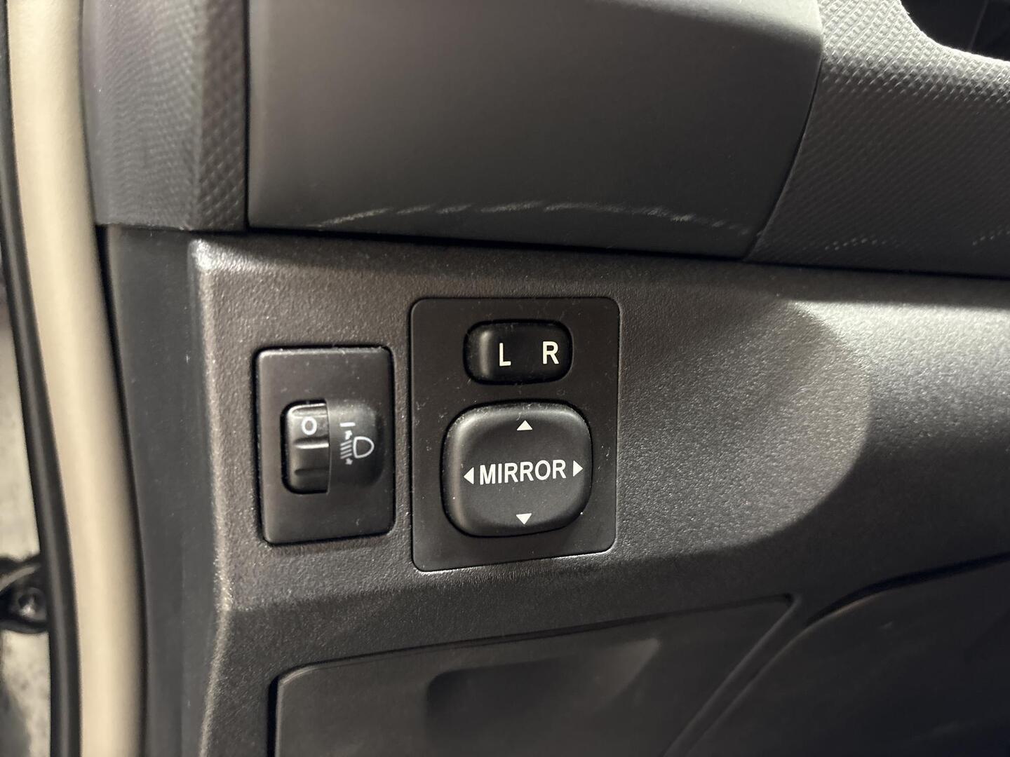 TOYOTA Yaris 2008