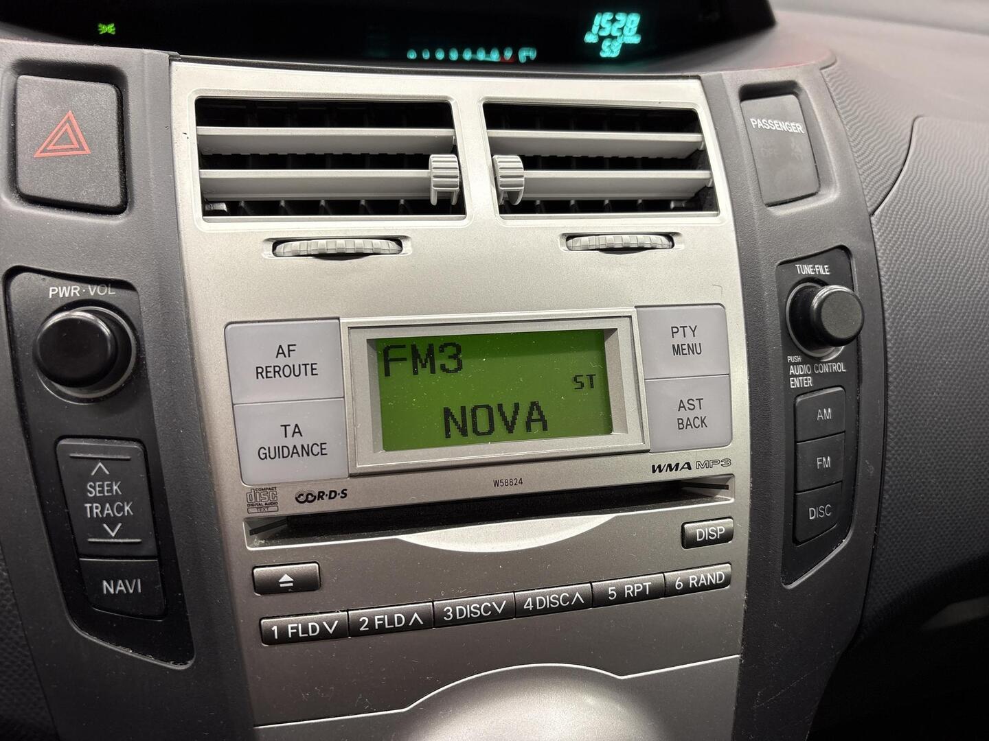 TOYOTA Yaris 2008