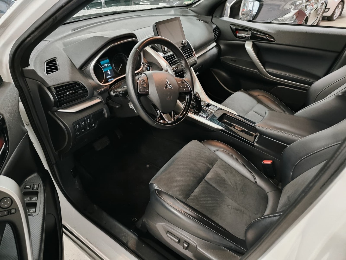 MITSUBISHI ECLIPSE CROSS 2024