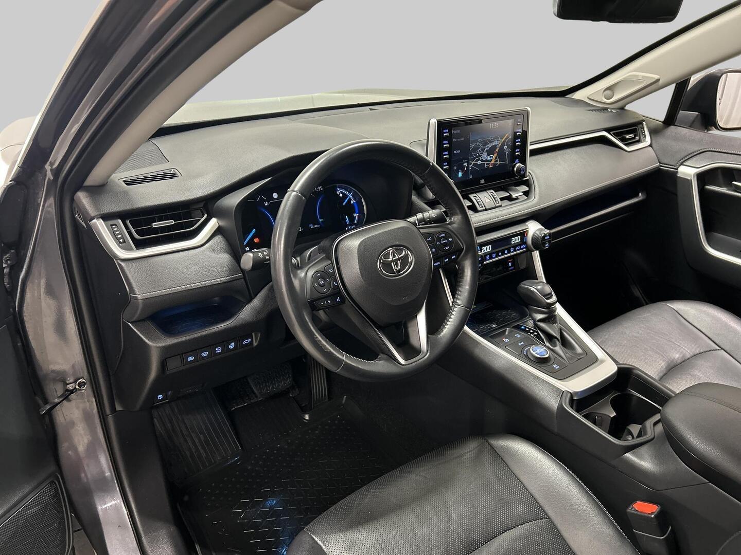 TOYOTA RAV4 2019
