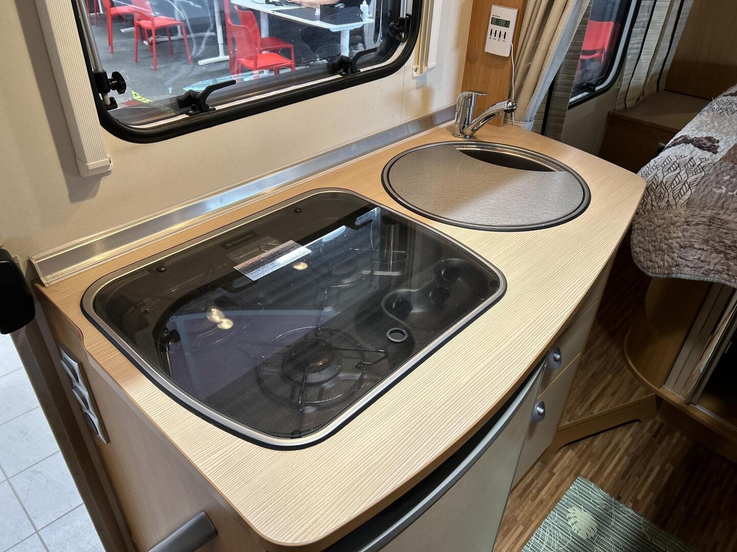 BÜRSTNER NEXXO T 687 2010