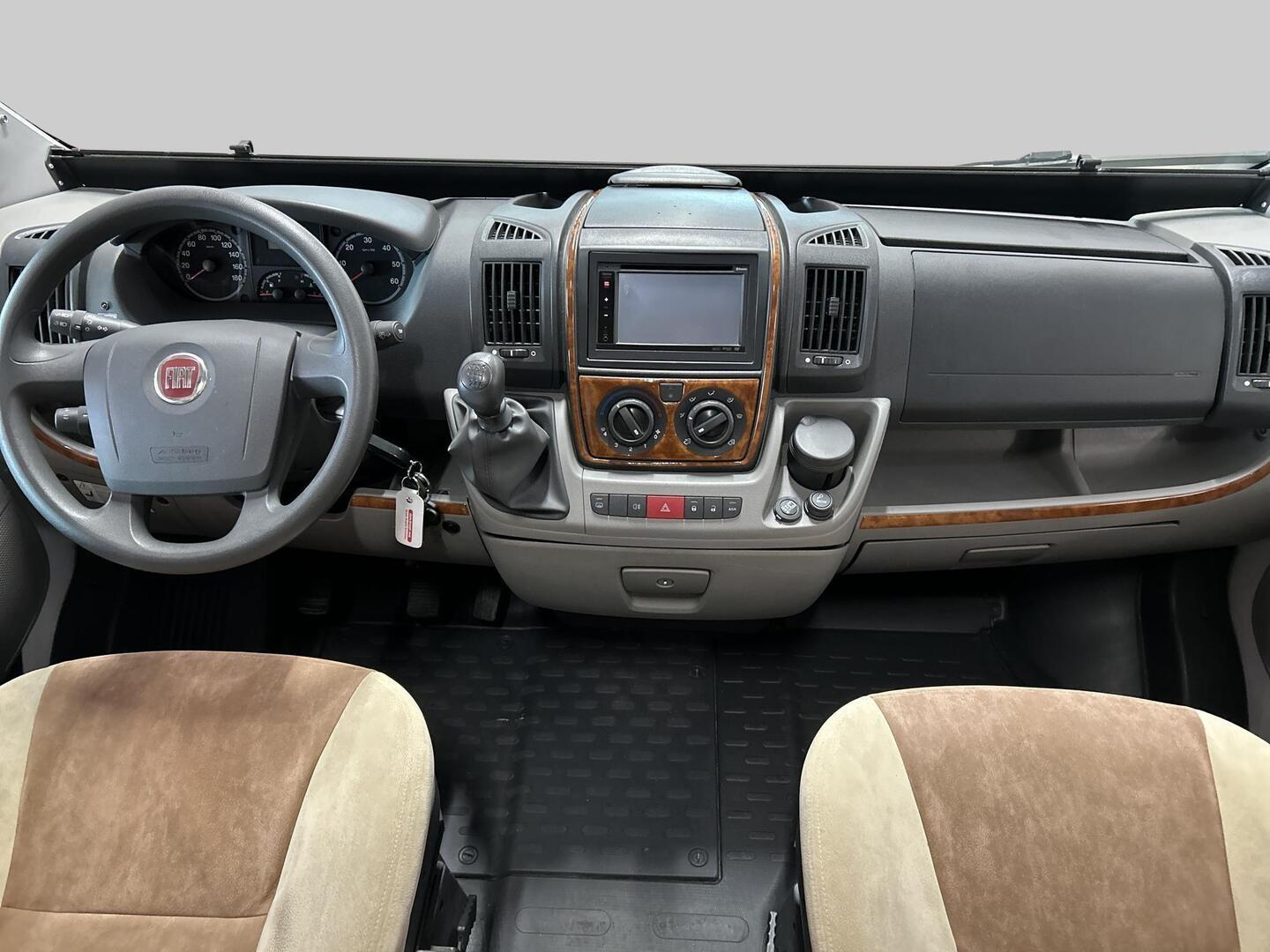 BÜRSTNER NEXXO T 687 2010