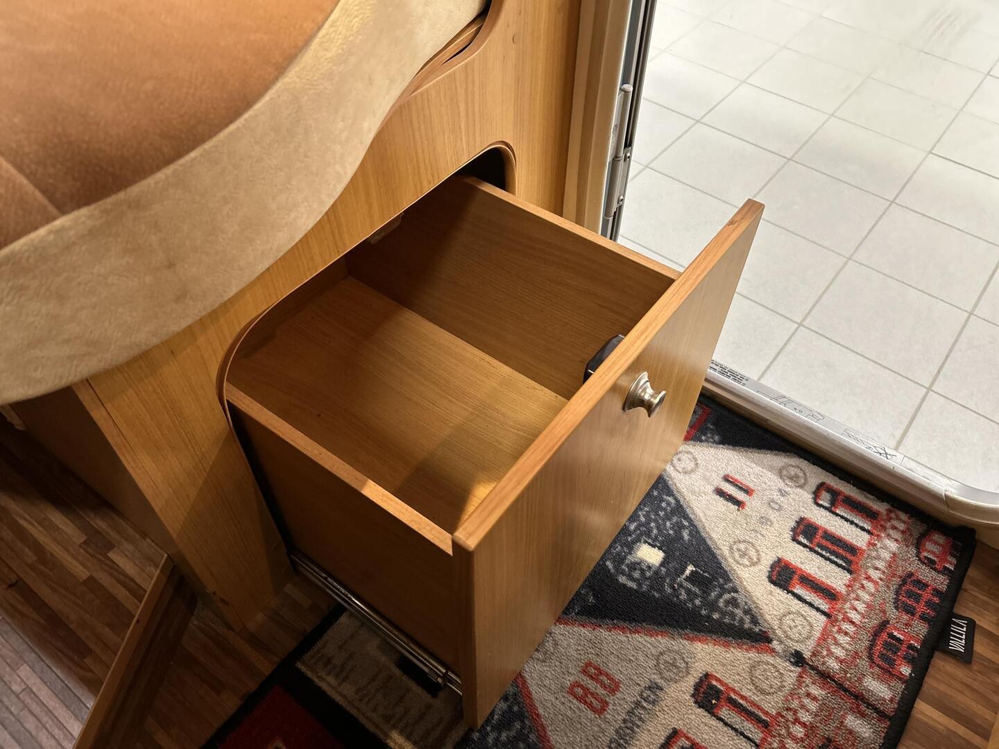 BÜRSTNER NEXXO T 687 2010