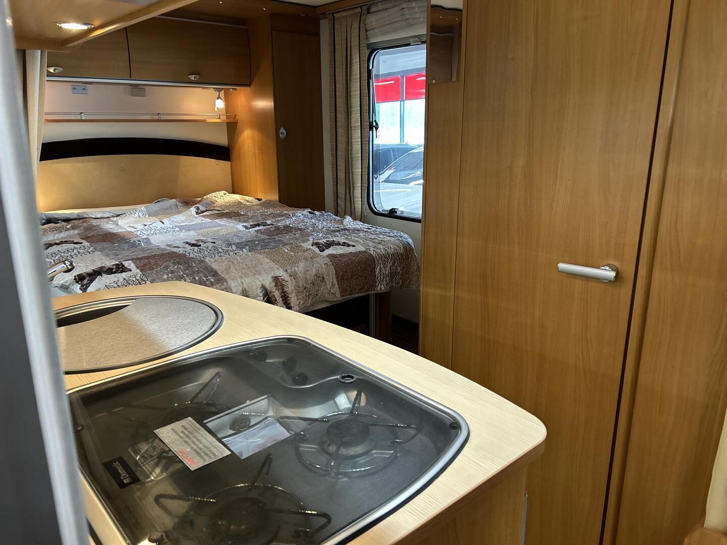 BÜRSTNER NEXXO T 687 2010