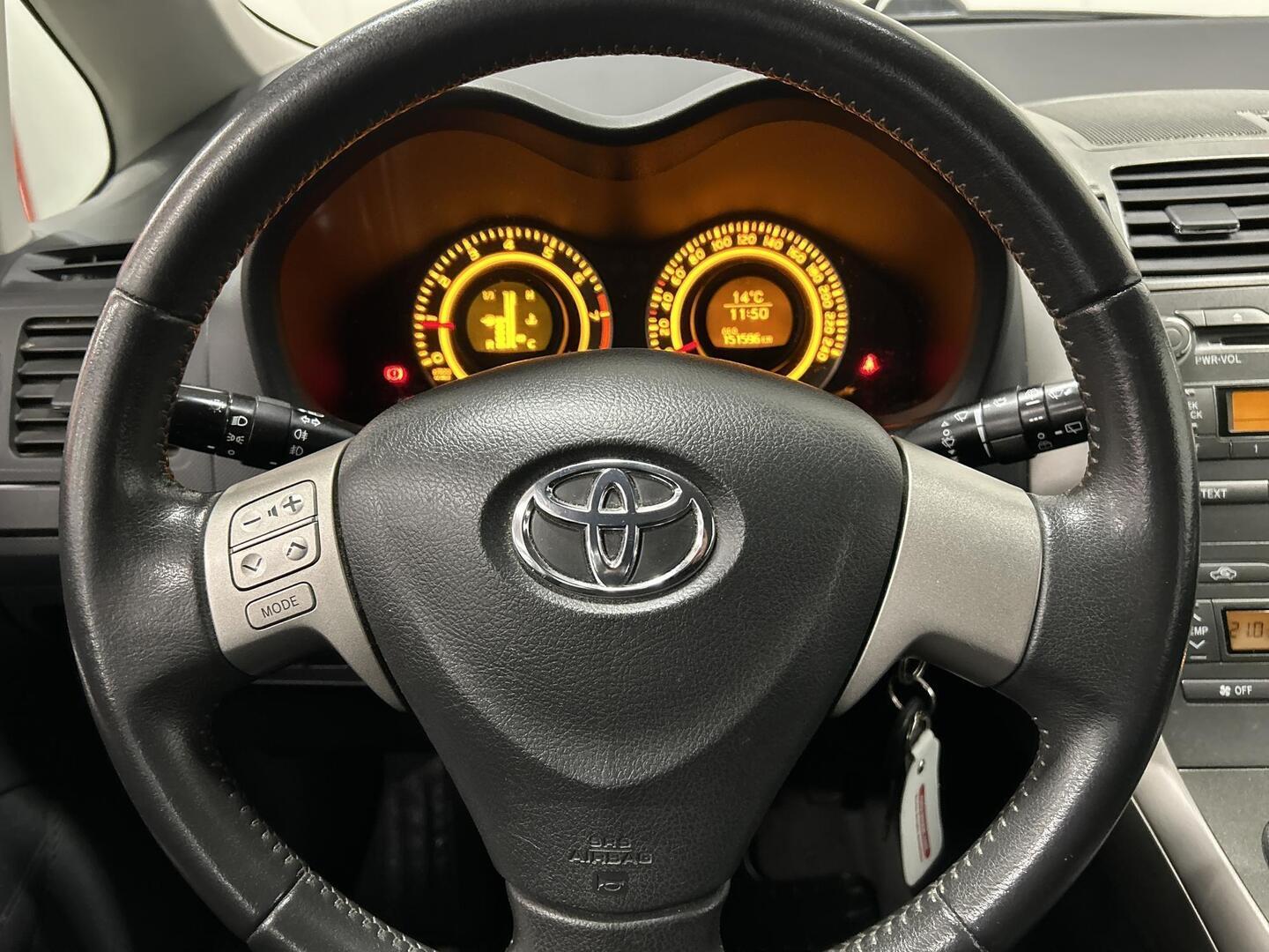 TOYOTA Auris 2009