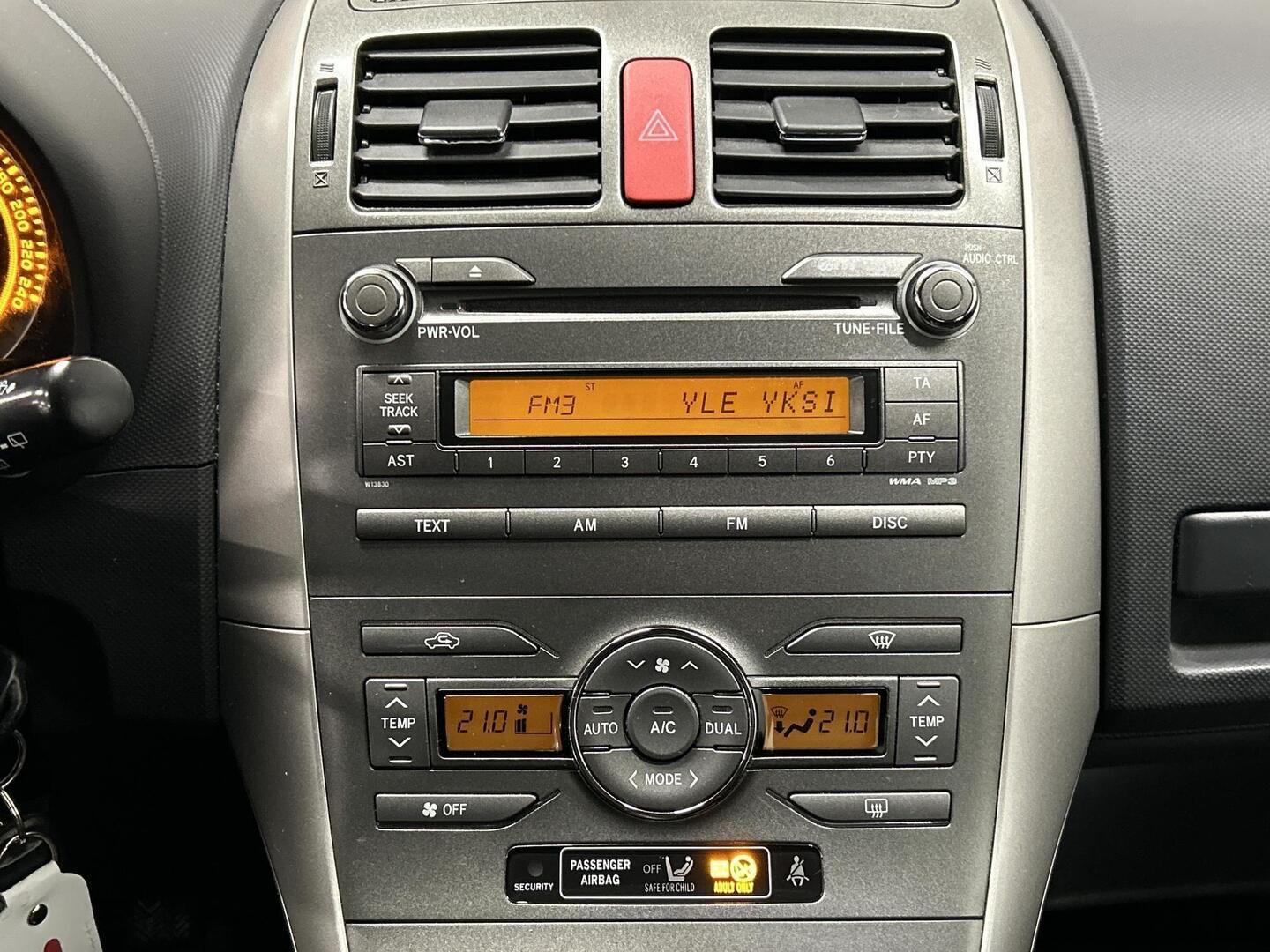 TOYOTA Auris 2009