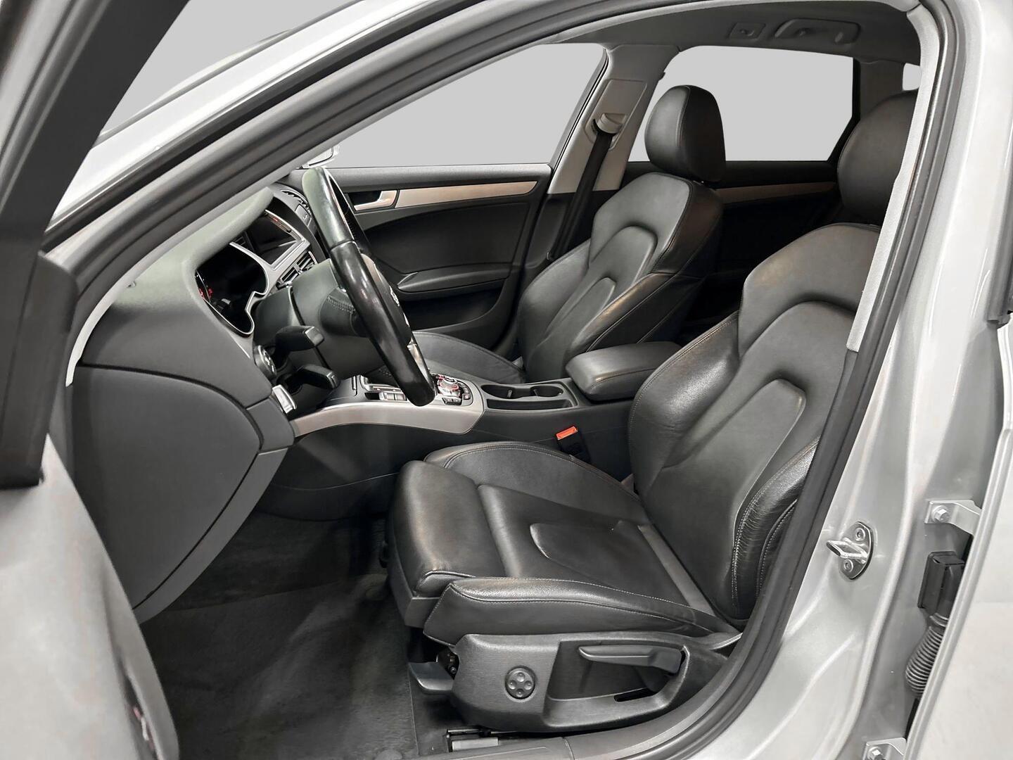 AUDI A4 2012