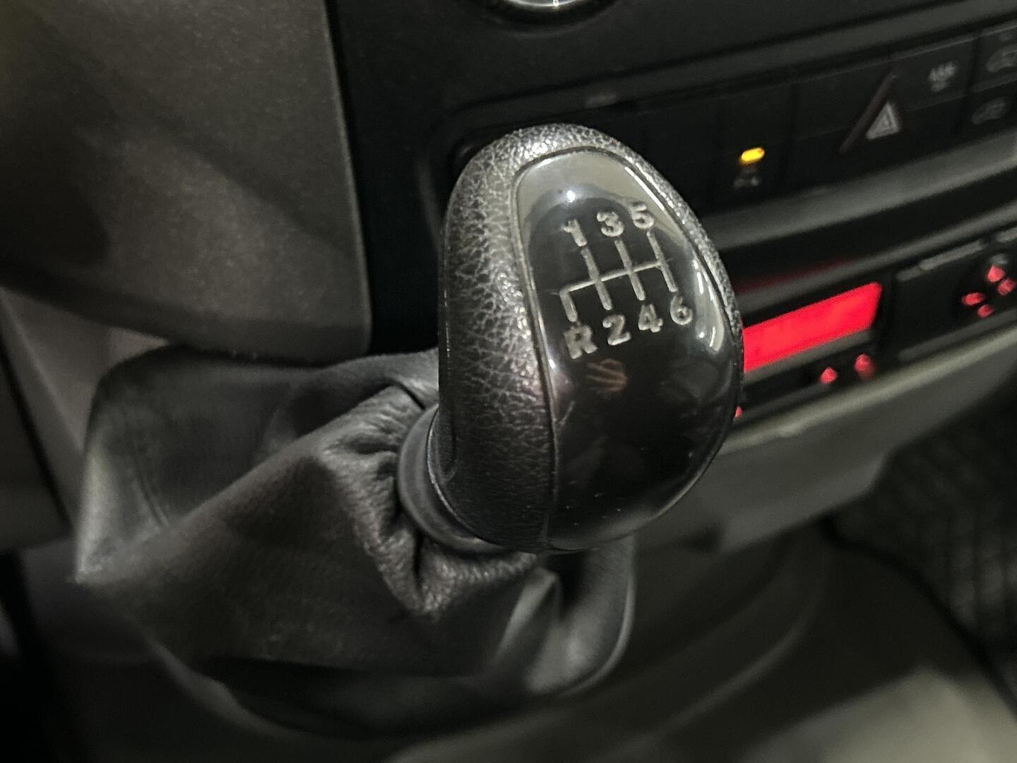 VOLKSWAGEN Crafter 2011