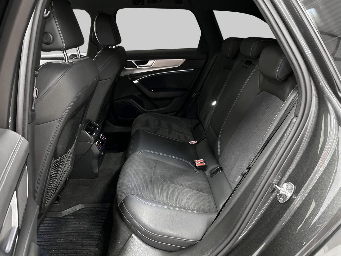 AUDI A6 2023