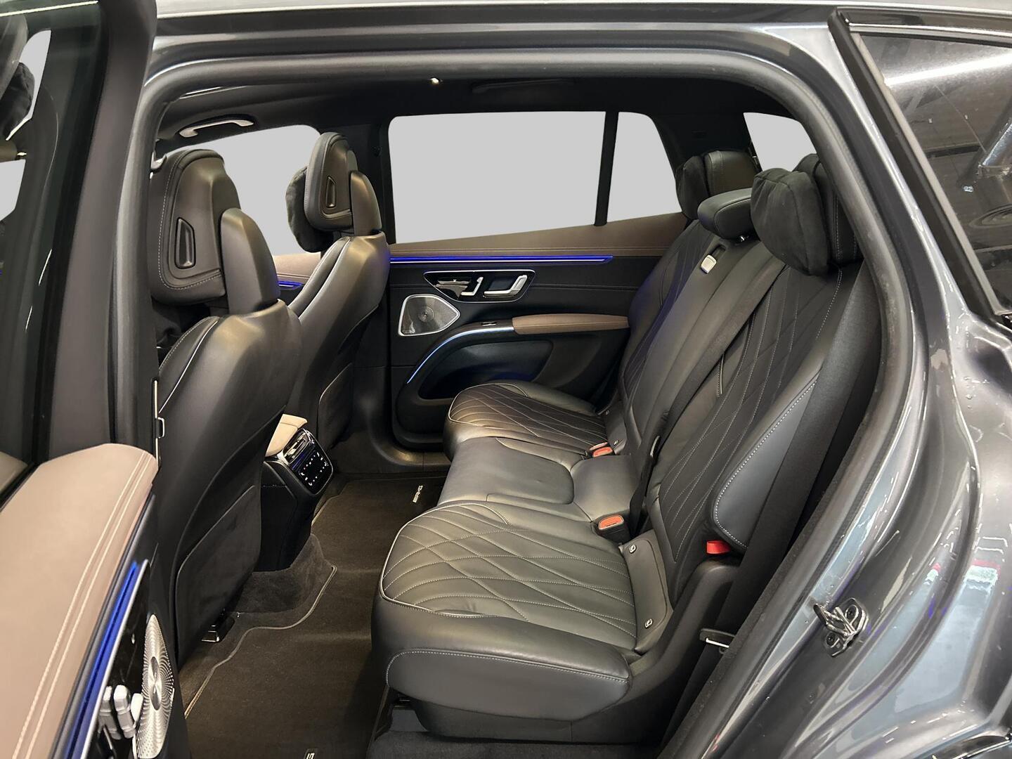 MERCEDES-BENZ EQS SUV 2023