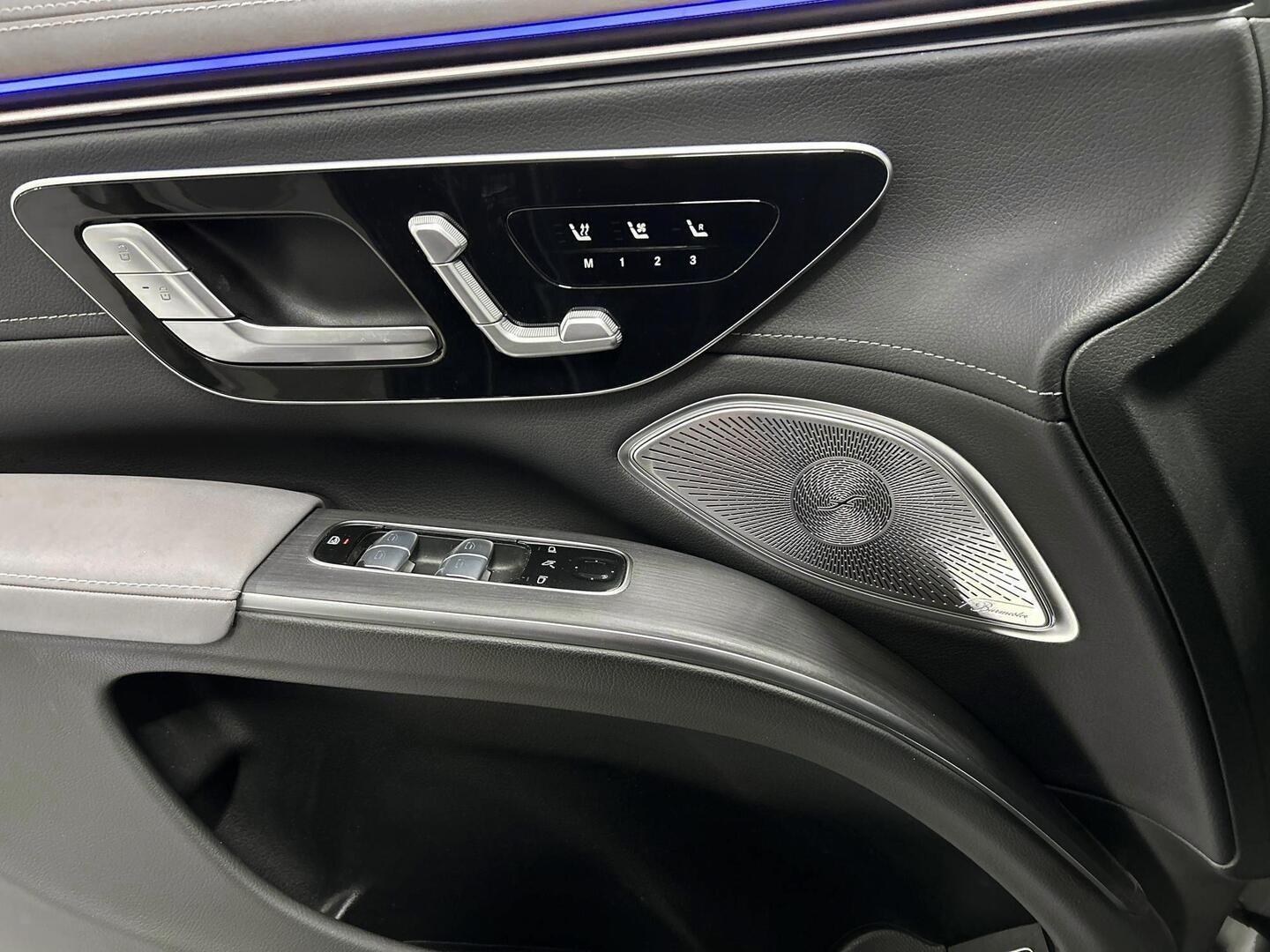 MERCEDES-BENZ EQS SUV 2023