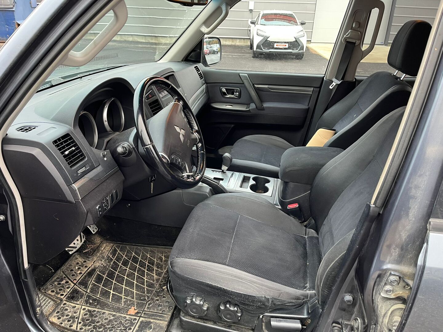 MITSUBISHI Pajero 2007