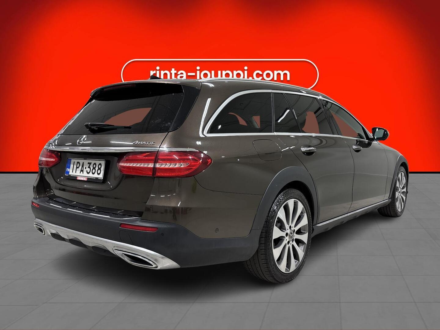 MERCEDES-BENZ E 2017