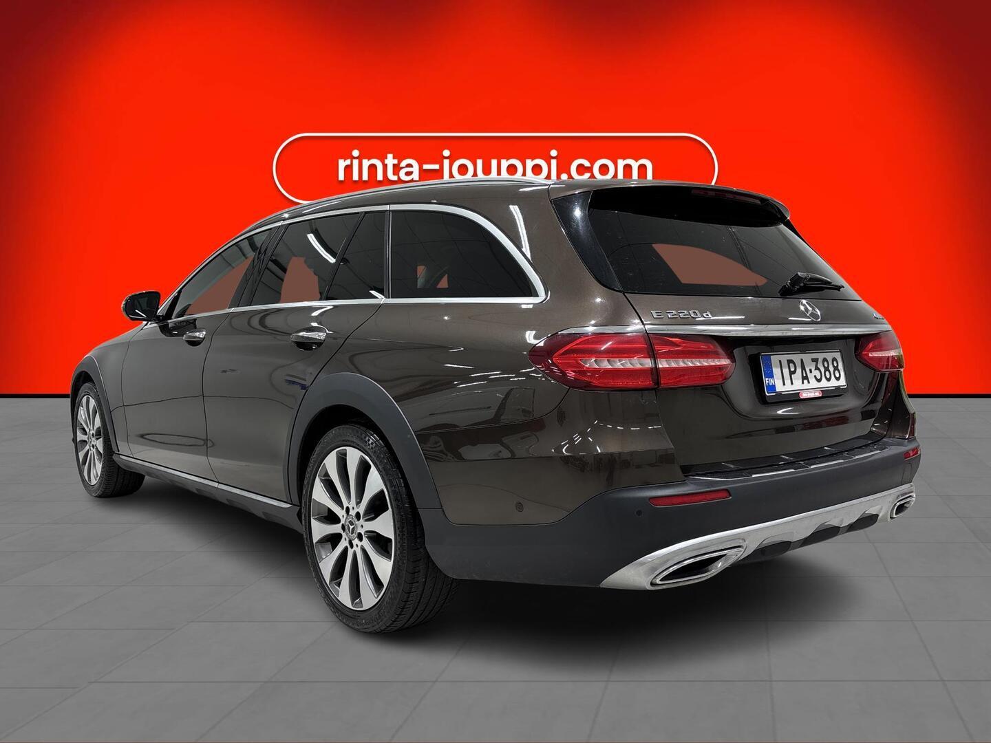 MERCEDES-BENZ E 2017