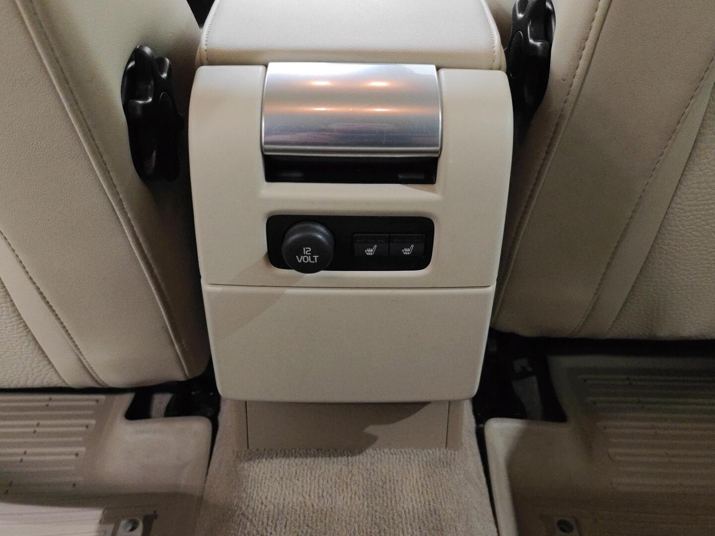 VOLVO V70 2013
