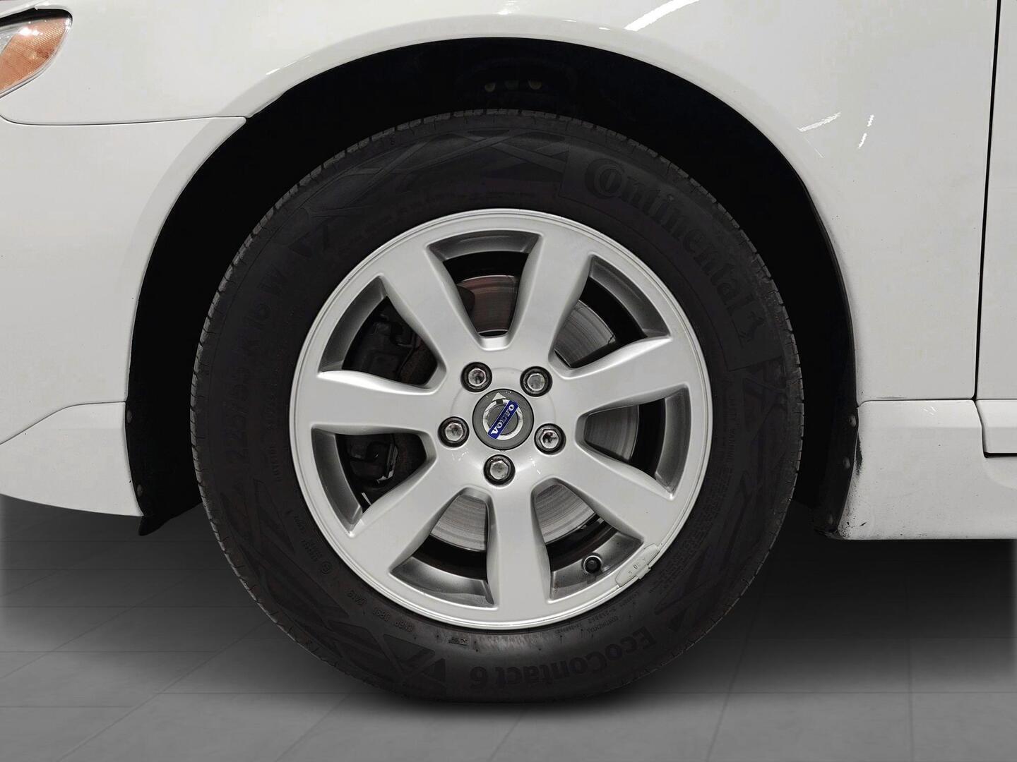 VOLVO V70 2013