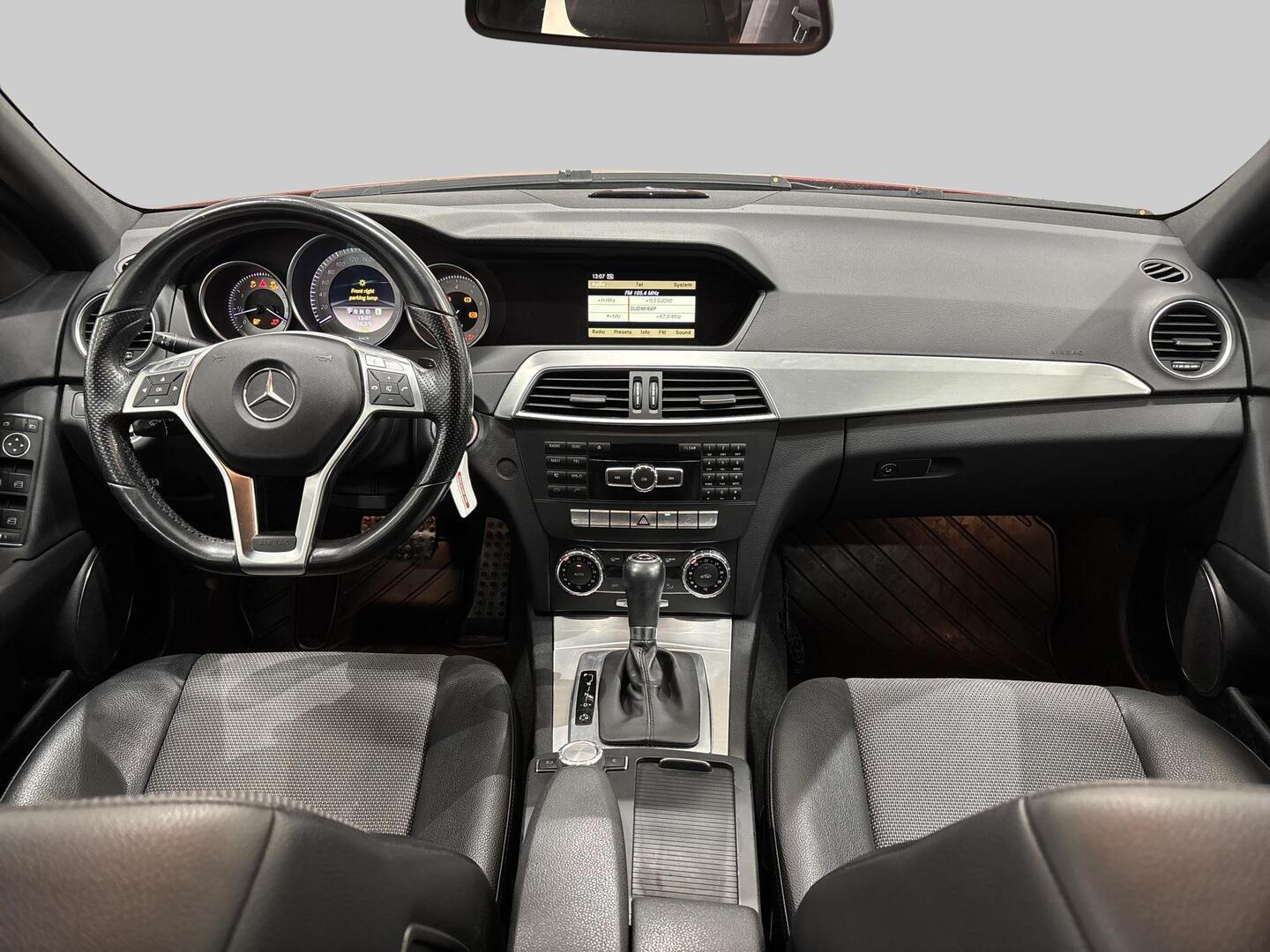 MERCEDES-BENZ C 2011