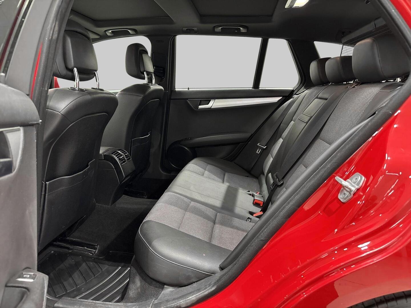 MERCEDES-BENZ C 2011