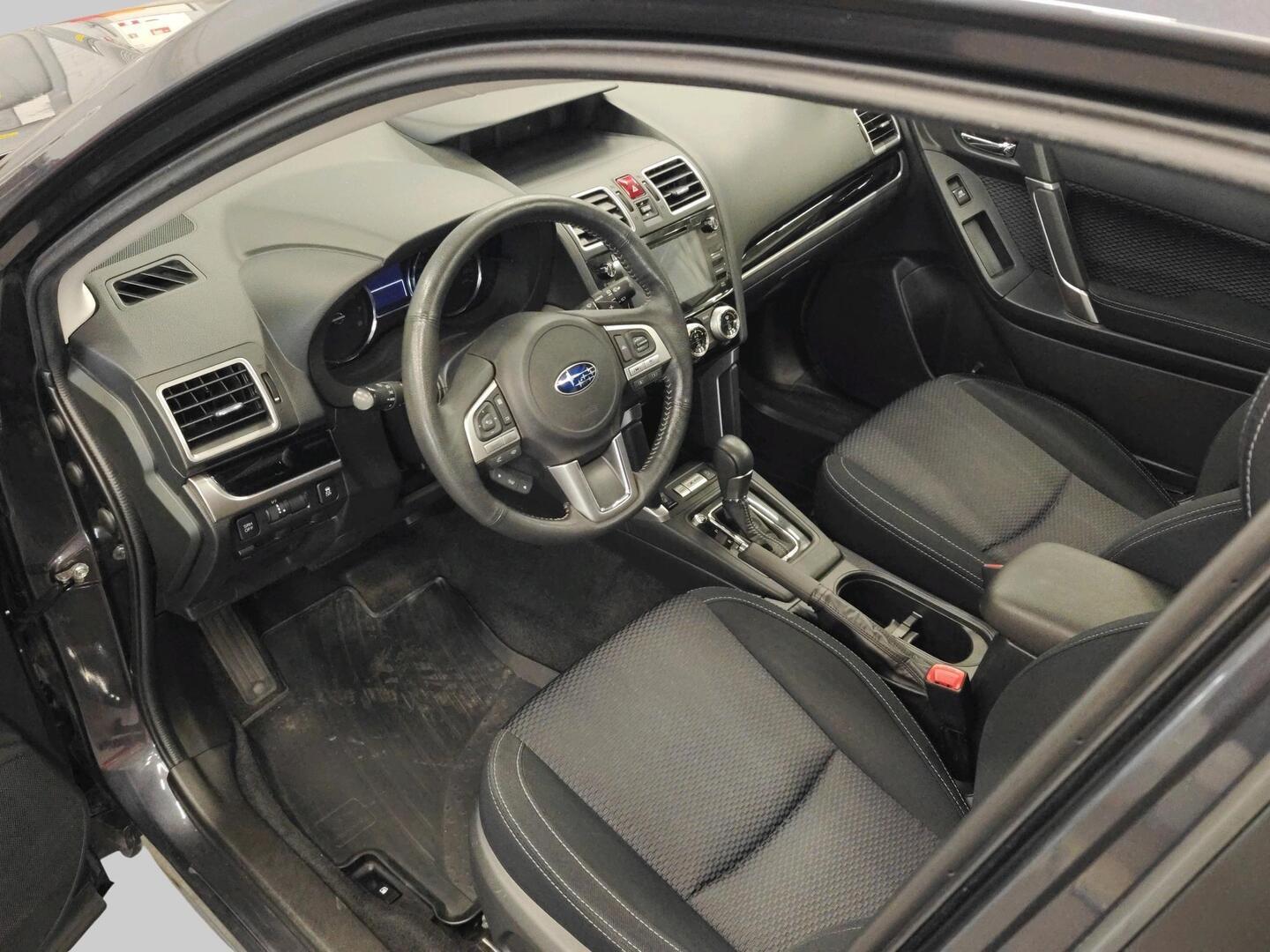 SUBARU Forester 2018