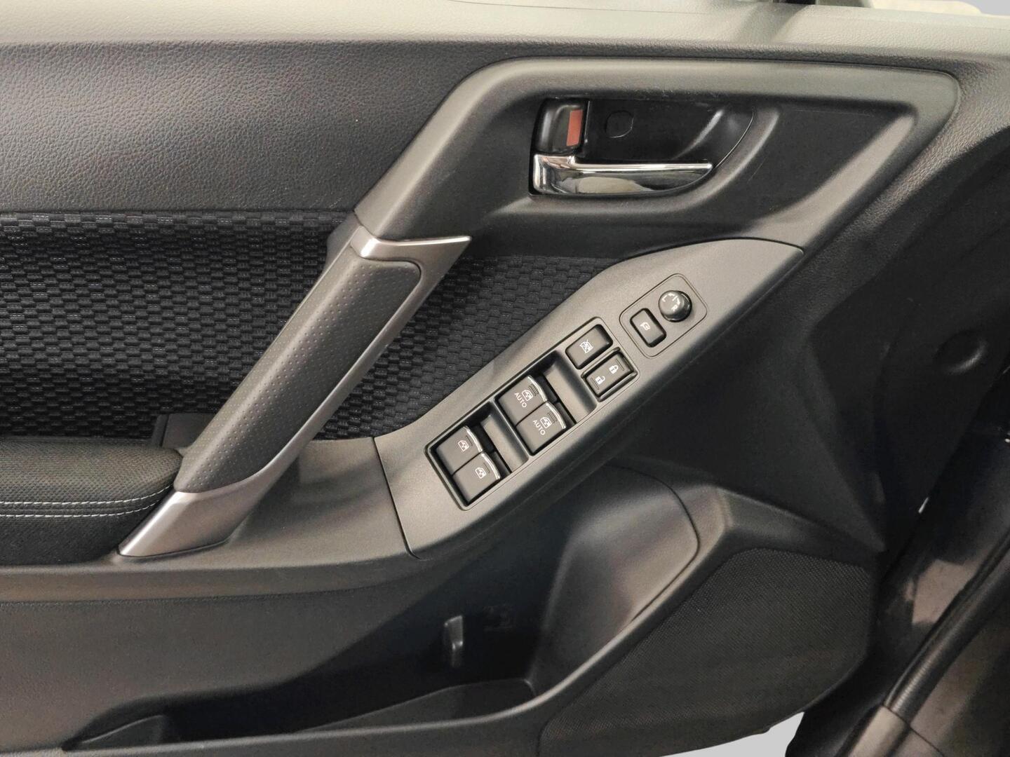 SUBARU Forester 2018