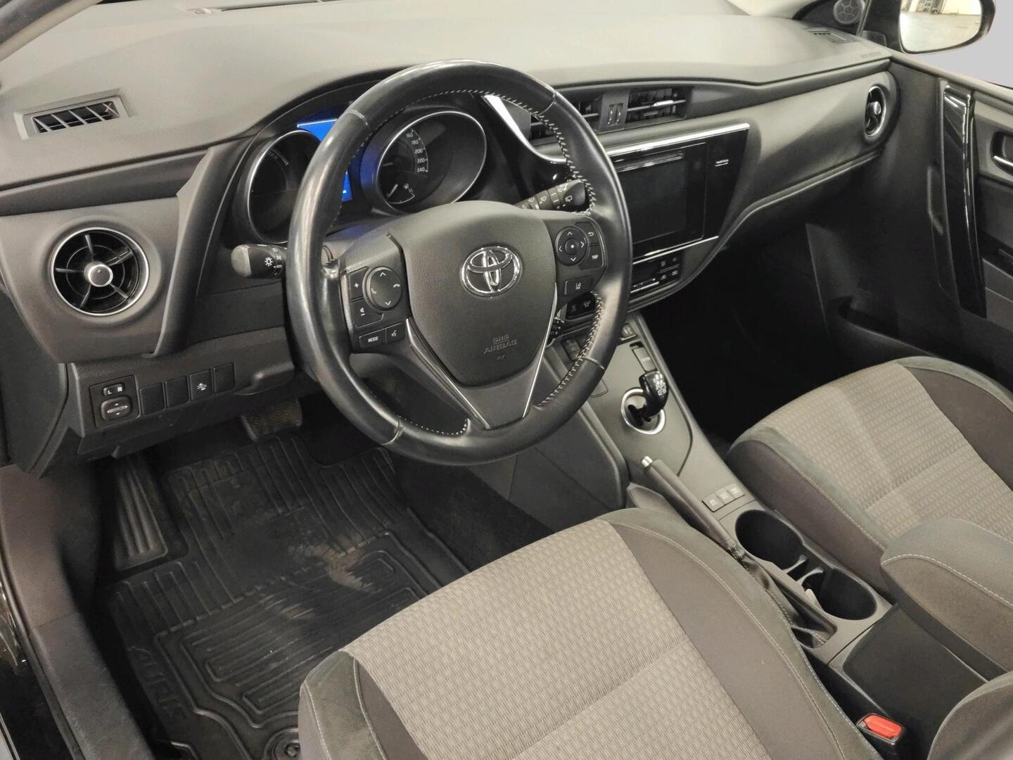 TOYOTA Auris 2019