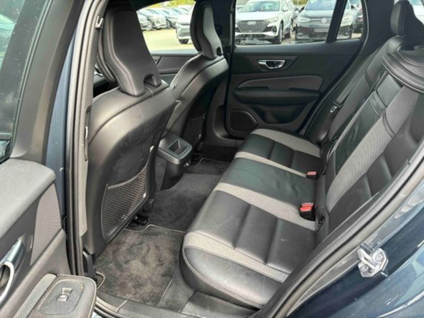 VOLVO V60 2020