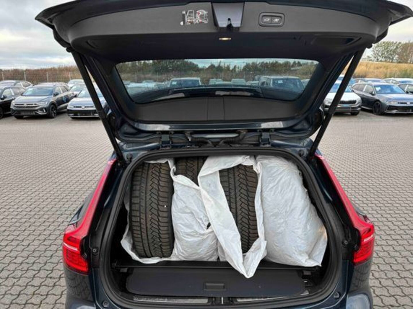VOLVO V60 2020