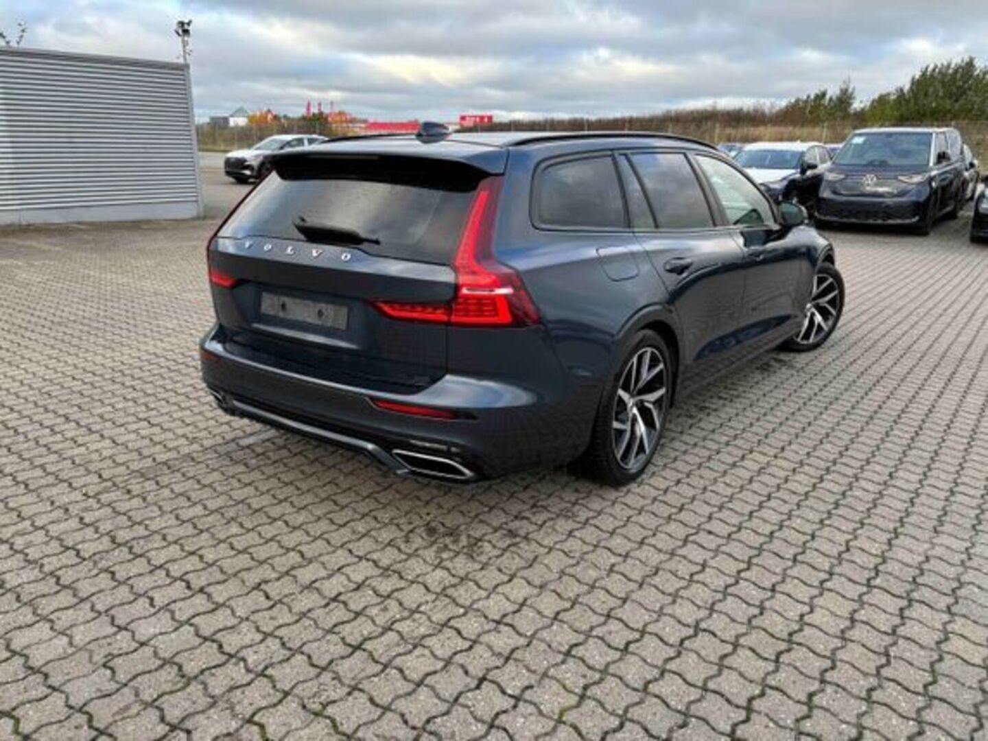 VOLVO V60 2020