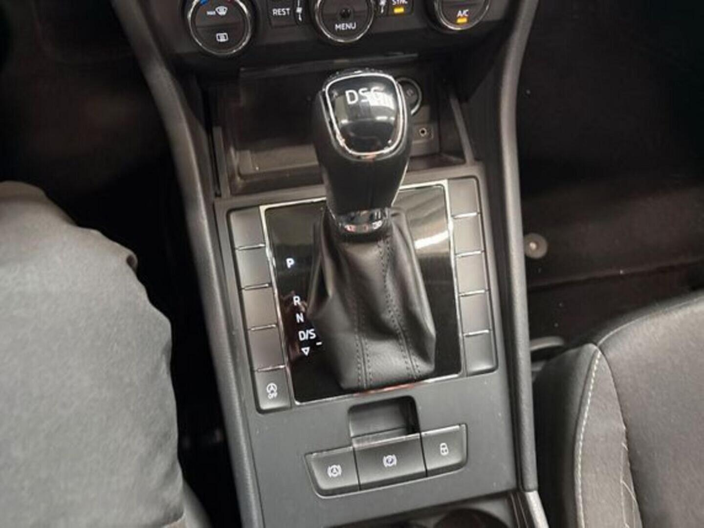 SKODA SUPERB 2017