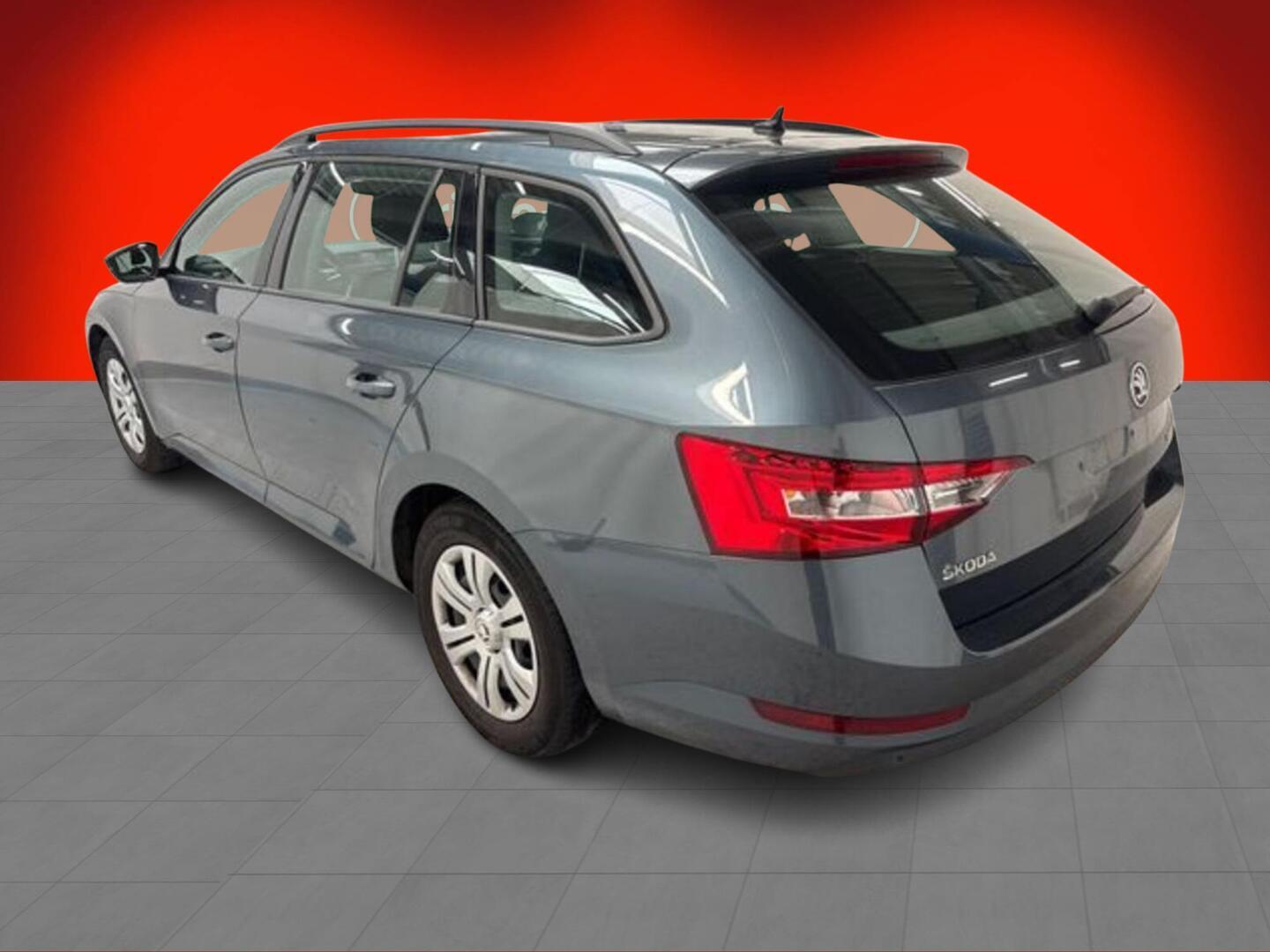 SKODA SUPERB 2017