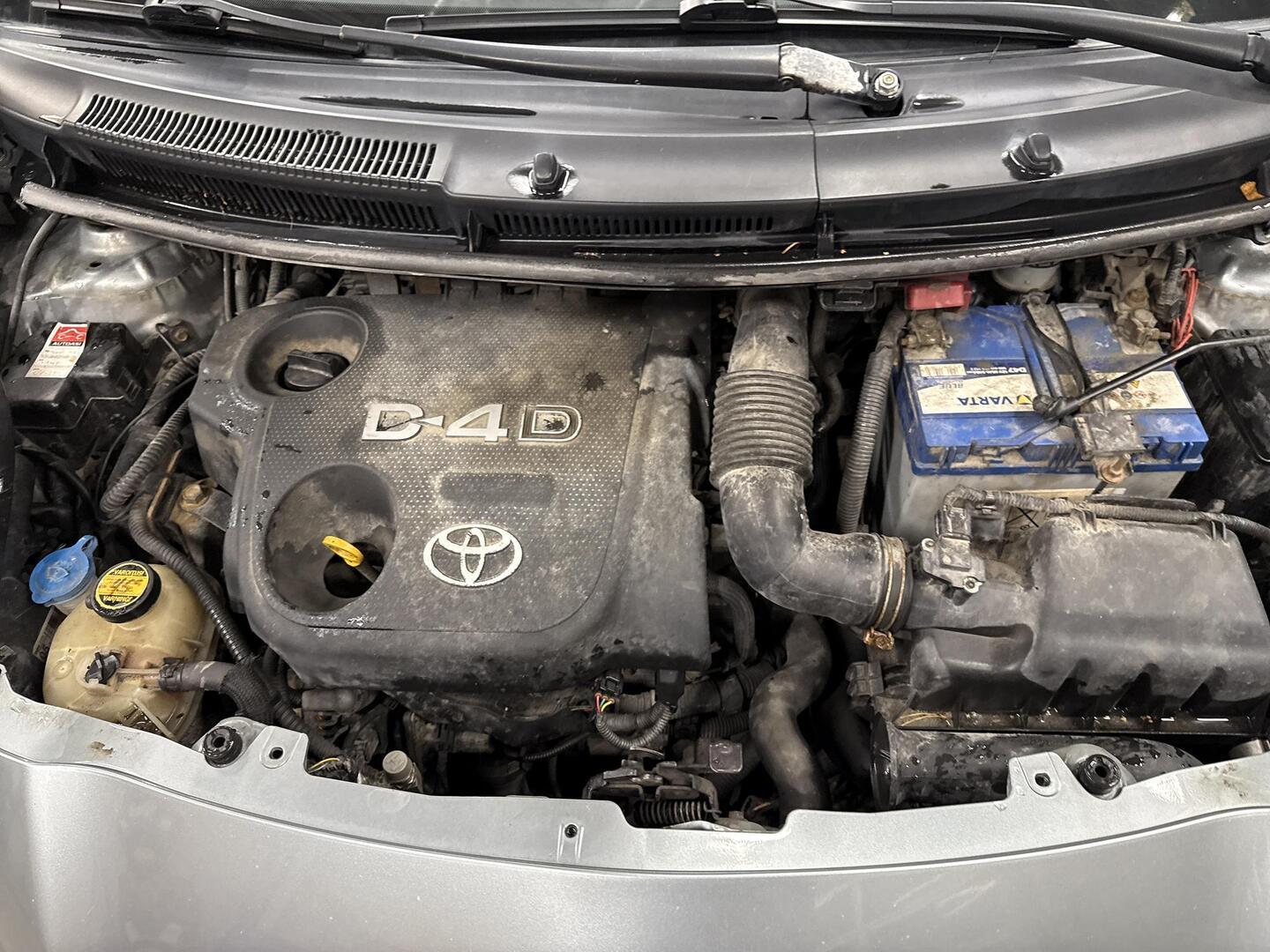 TOYOTA Yaris 2009