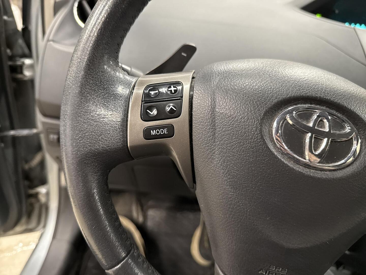 TOYOTA Yaris 2009