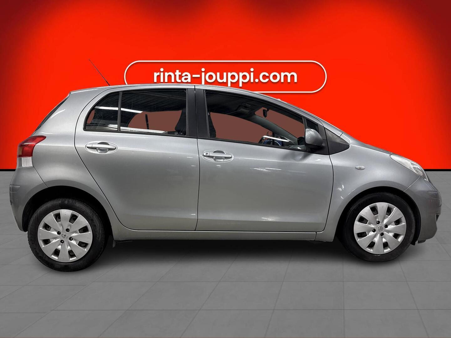 TOYOTA Yaris 2009