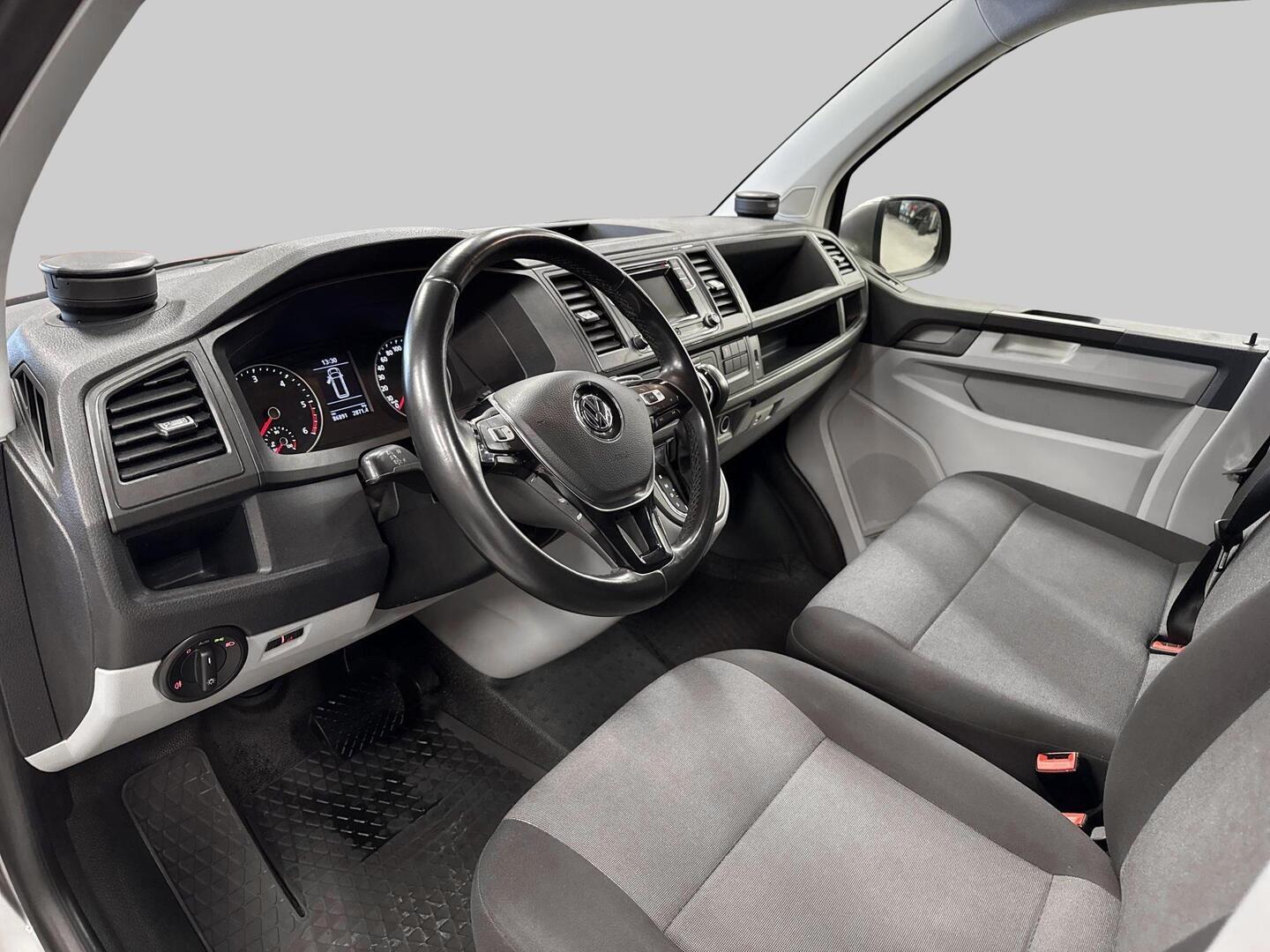 VOLKSWAGEN Transporter 2019