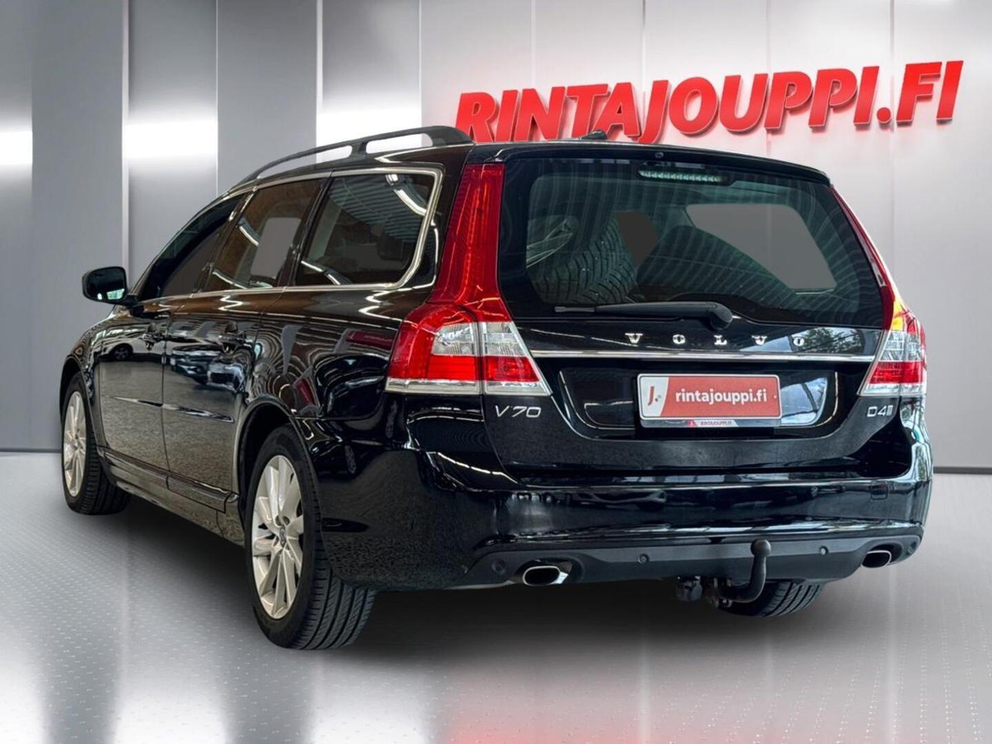 VOLVO V70 2016