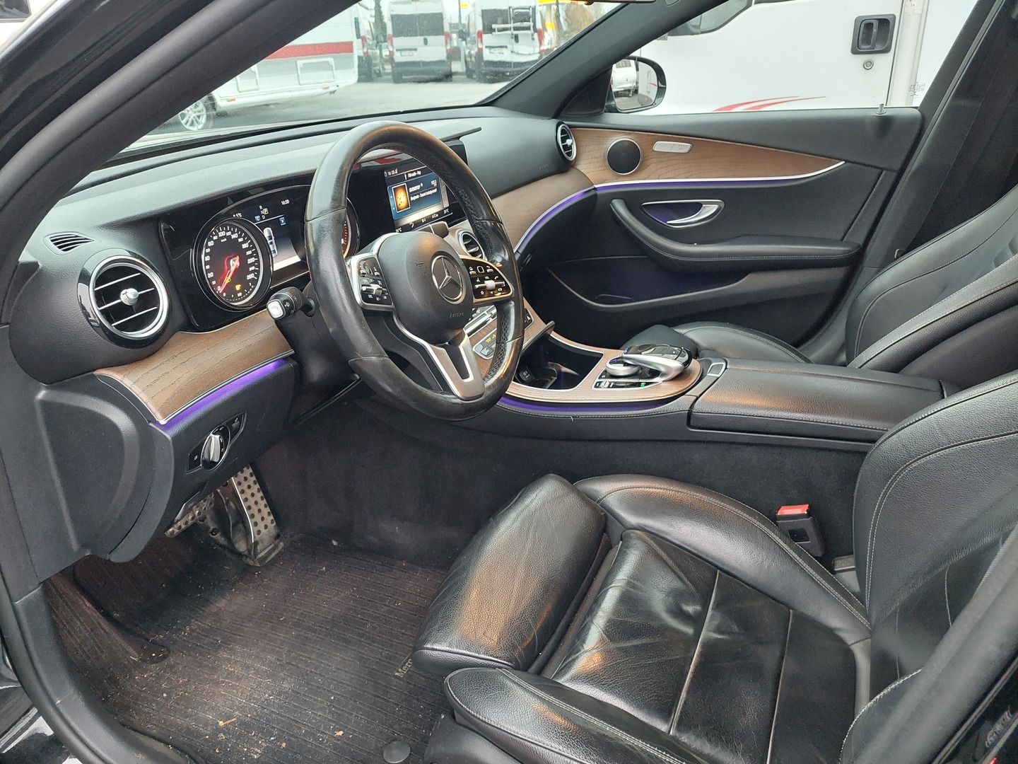 MERCEDES-BENZ E 2019