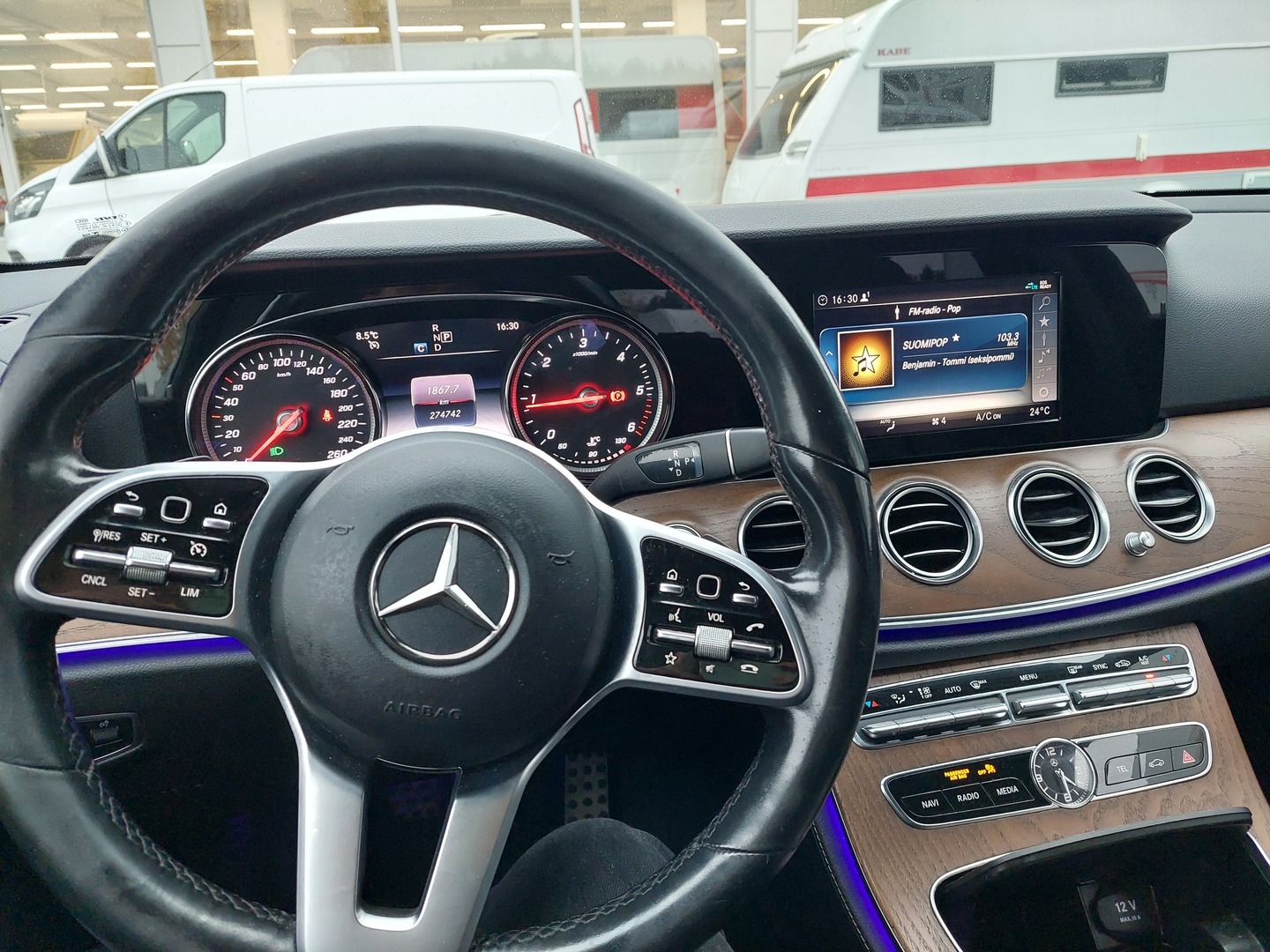 MERCEDES-BENZ E 2019
