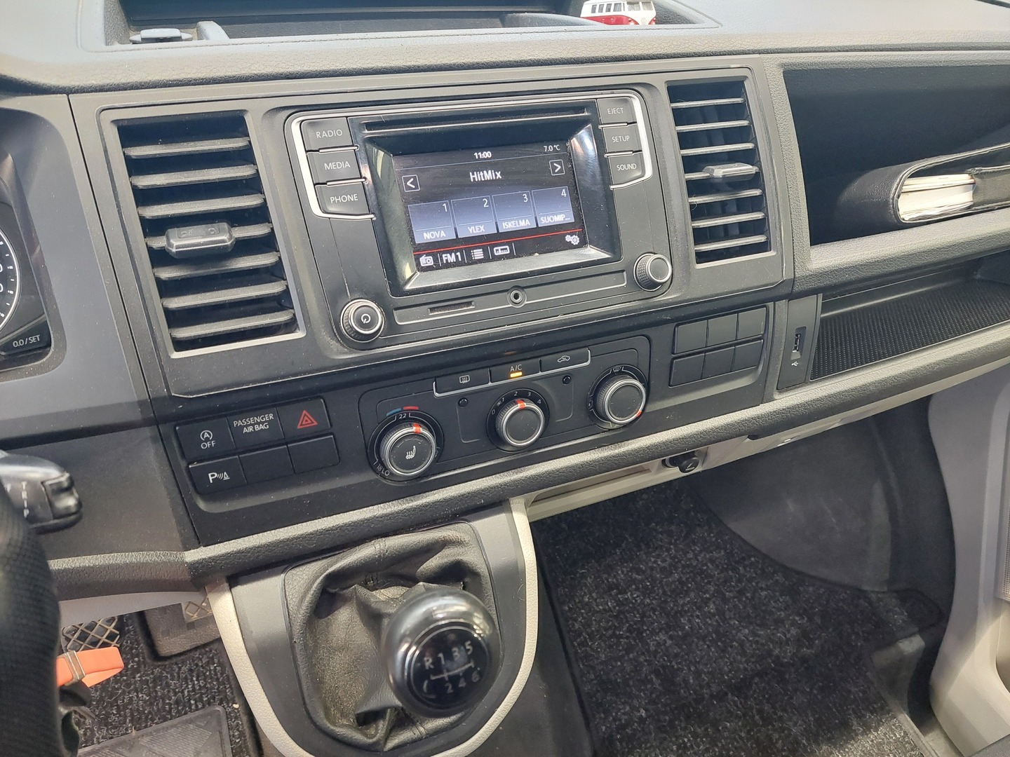 VOLKSWAGEN Transporter 2015