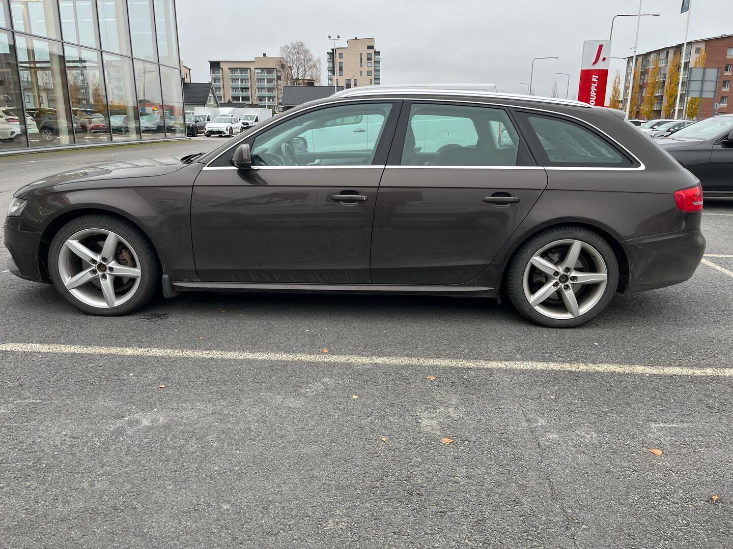 AUDI A4 2011