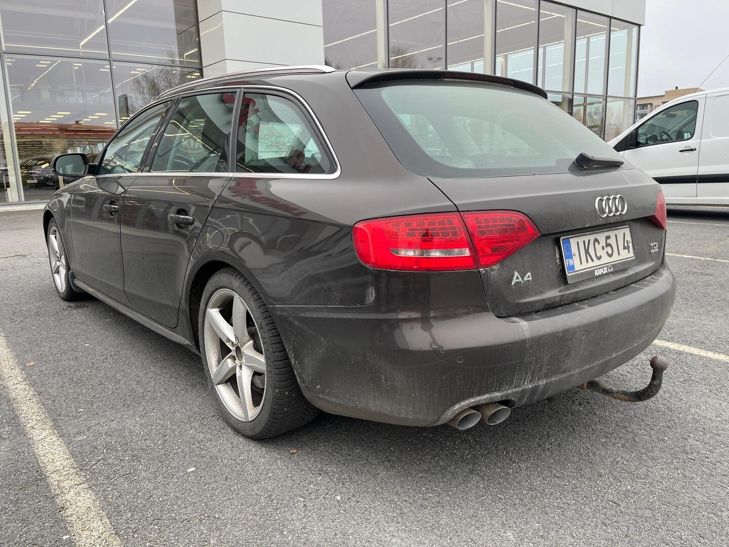 AUDI A4 2011
