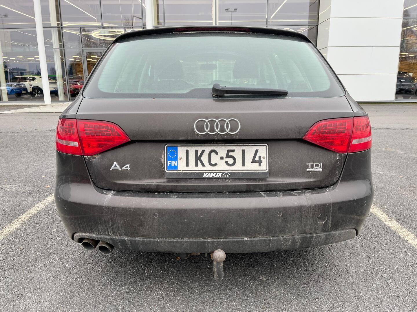 AUDI A4 2011